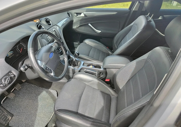 Ford Mondeo cena 41900 przebieg: 207599, rok produkcji 2014 z Krośniewice małe 56